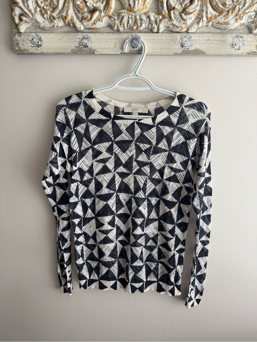 Loft Women's Blue & White Geometric Long Sleeve Top
